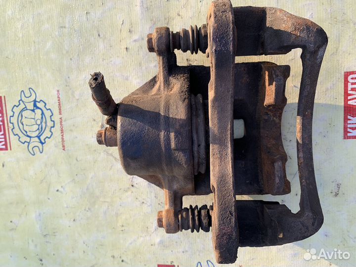 Суппорт передний правый Hyundai Sonata EF