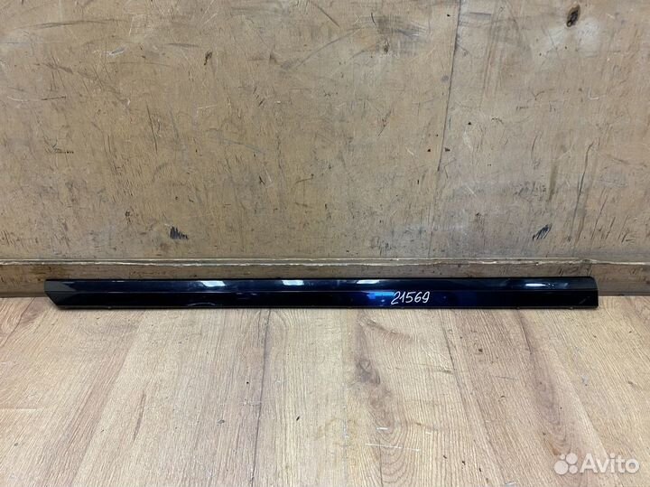 Молдинг двери передней левой Vw Passat B8