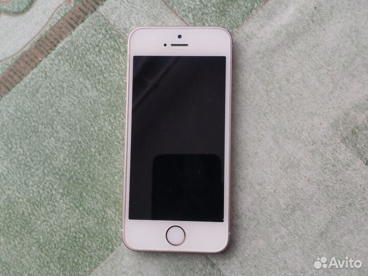 iPhone SE, 32 ГБ