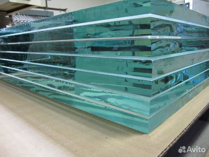 Стекло дверное левое нижнее Caterpillar