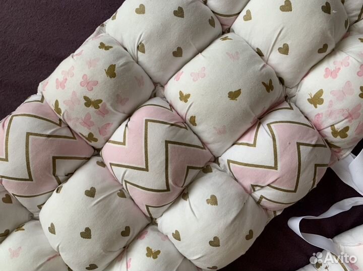 Бортики бомбон в детскую кроватку