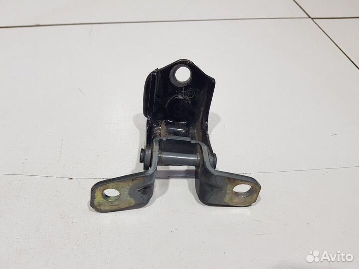 Петля двери задняя правая верхняя