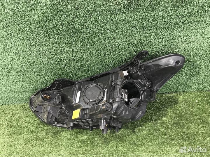 Фара правая Hyundai Santa Fe