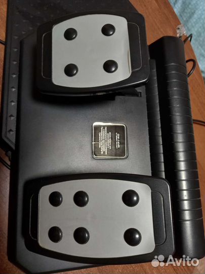 Игровой руль с педалями