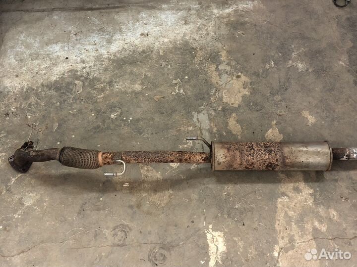 Приемная труба глушителя резонатор Skoda Fabia 2