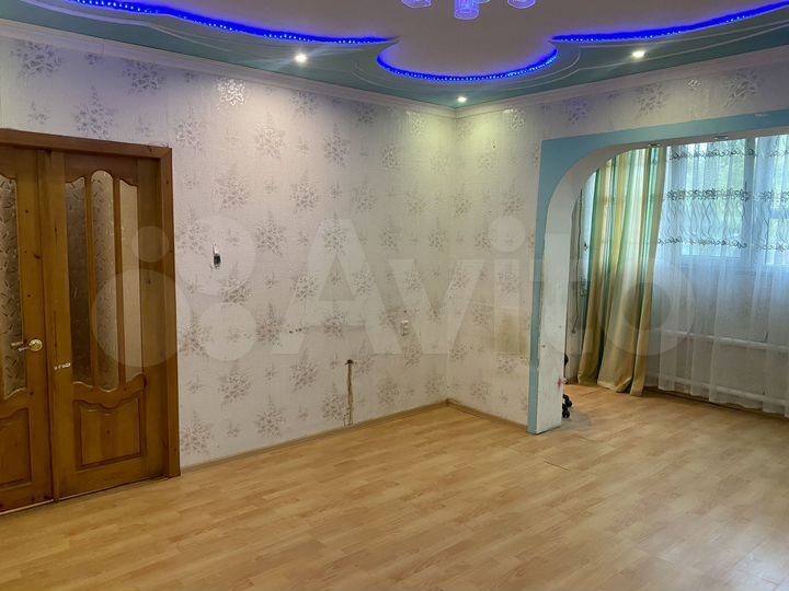 2-к. квартира, 58 м², 1/9 эт.