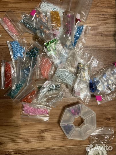 Бисер остатки / пайетки остатки