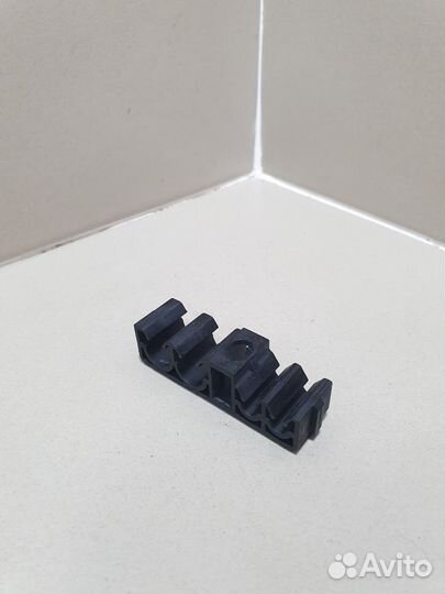 Фиксатор трубки топливной системы Hyundai ix35