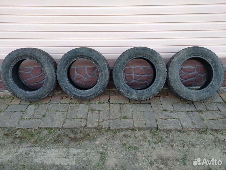 Hankook Winter I'Pike 215/65 R16 98T