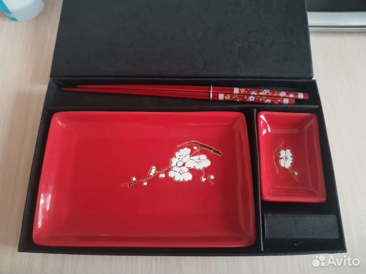 Набор посуды для суши и роллов