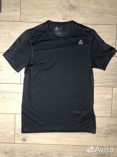Спотивная футболка reegok
