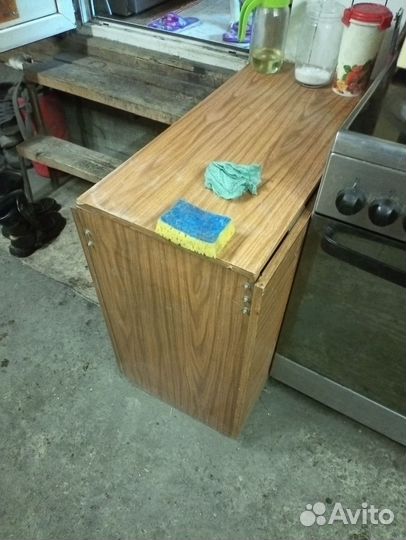 Стол книжка