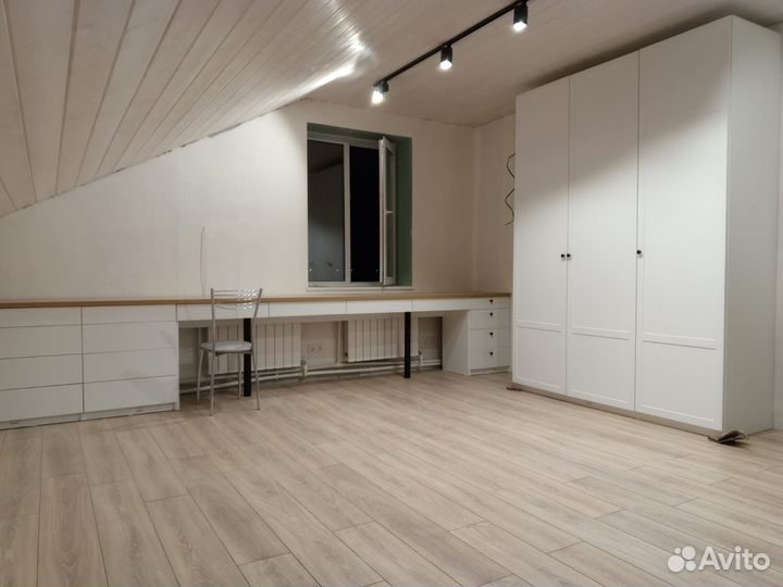 Шкаф распашной на заказ под ключ