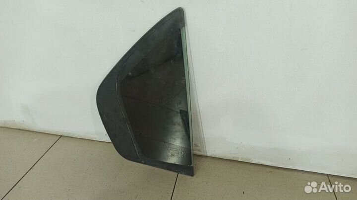 Форточка задней левой двери