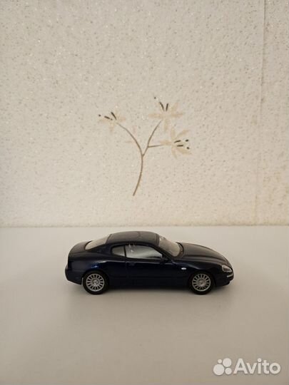 Модель машины Maserati Coupe Deagostini 1:43
