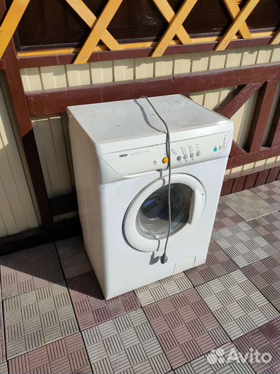 Стиральная машина бу Zanussi aqvacycle 900