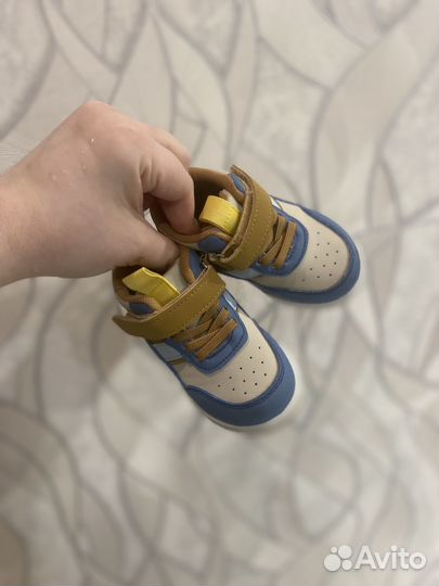 Кроссовки для малышей 21 размер