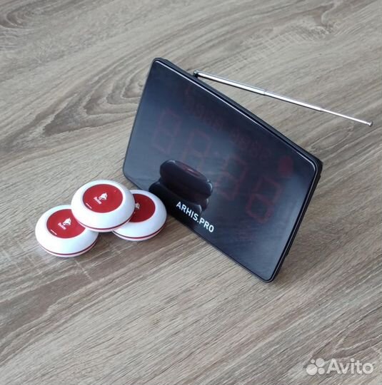 Кнпока вызова официанта и табло отображения вызова