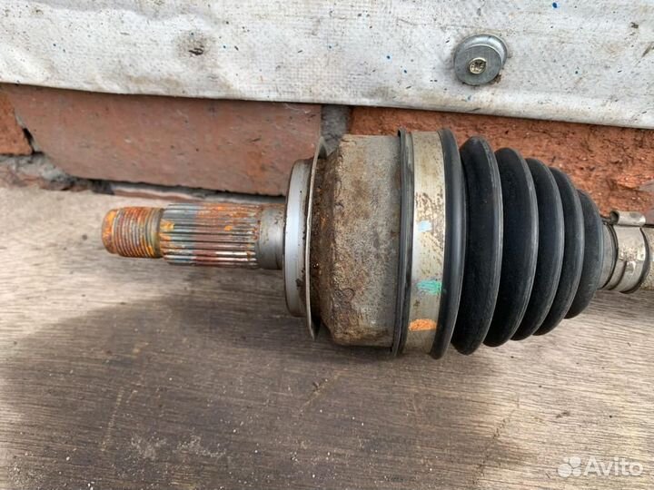 Привод левый передний Honda Civic