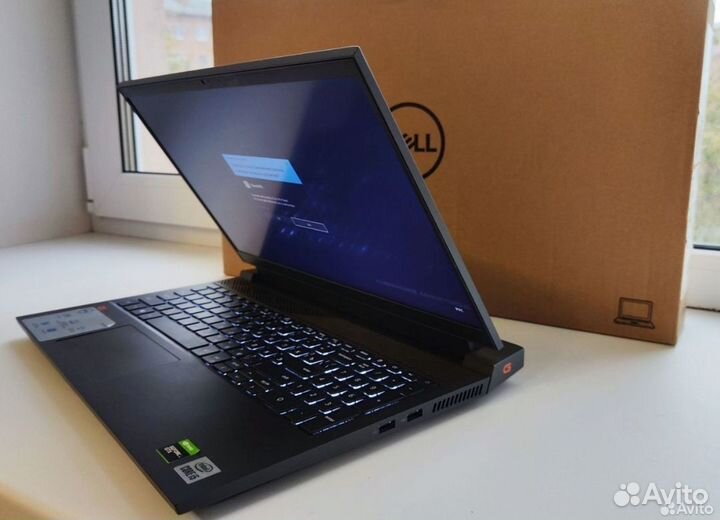 Почти новый 12 ядерный игровой ноутбук Dell