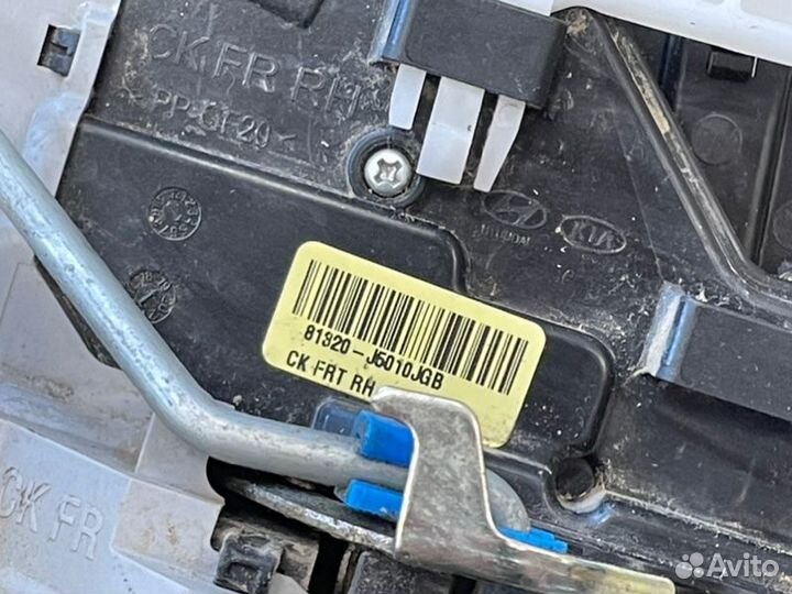 Замок боковой двери передний правый Kia Stinger