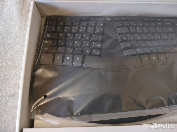 Комплект клавиатура и мышь Microsoft Ergonomic