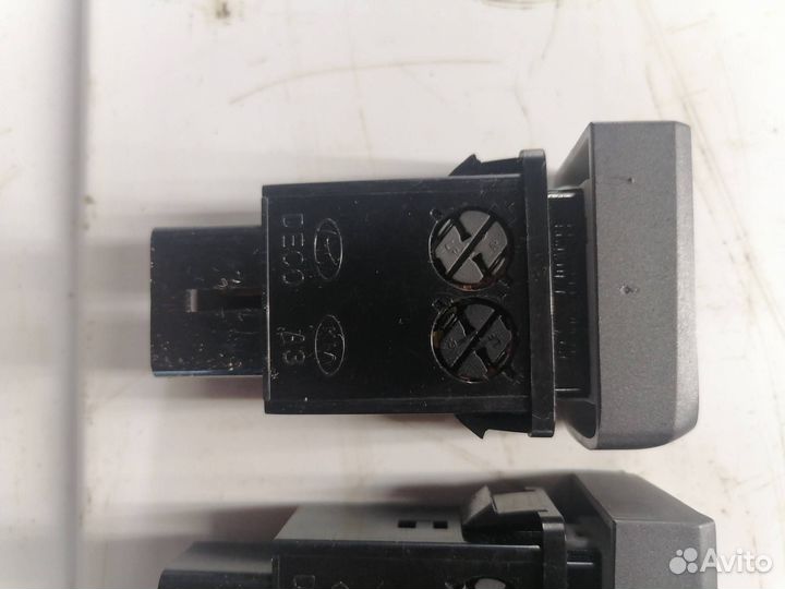 Кнопка (выключатель) Hyundai-Kia Accent 2 (LC) LC