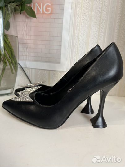 Распродаю новую обувь. Туфли женские новые