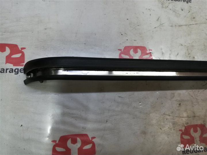 Полозья сдвижной двери левая Toyota Hiace KZH106W