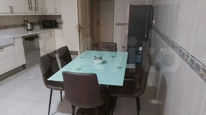 Дом 218 м² на участке 7,5 сот.