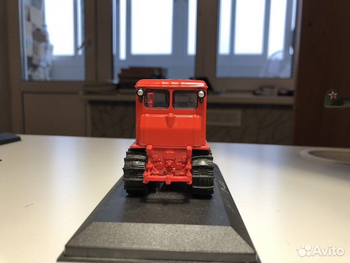 Модель трактора Т-4А алтаец