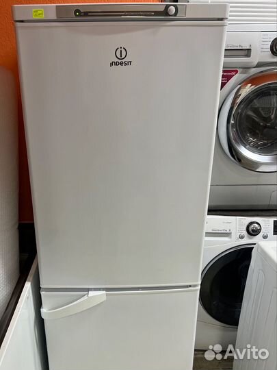 Холодильник indesit
