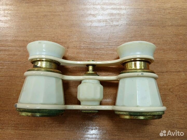 Бинокль театральный