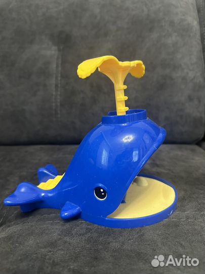 Игрушка кит