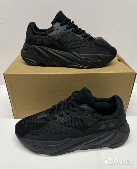 Кроссовки adidas yeezy boost 700 v2