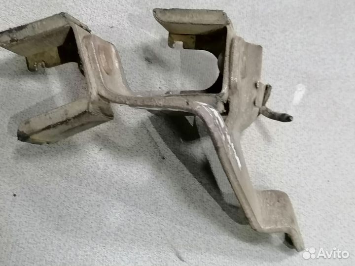 Крепеж тросов кпп для BYD F3 2006-2013