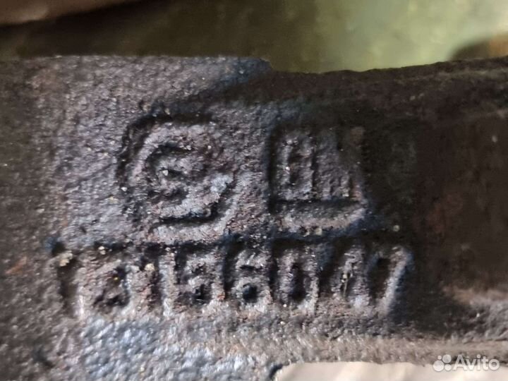 Поворотный кулак передний левый Опель Астра Н