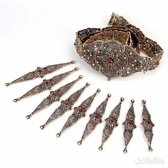 Национальный пояса с нагрудниками