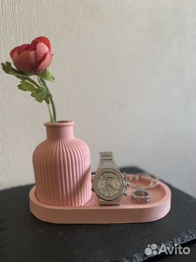 Ваза,поднос,шкатулка,свеча