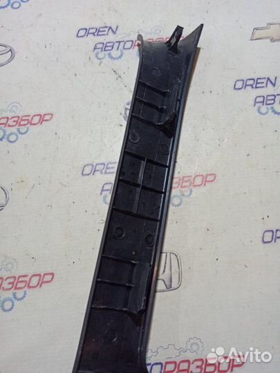 Накладка на порог салона задняя правая Subaru