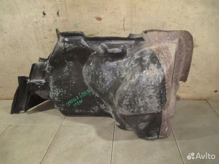 Обшивка багажника Toyota Corolla (E120)
