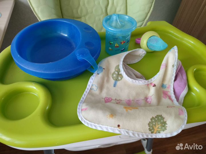 Принадлежности для кормления малыша