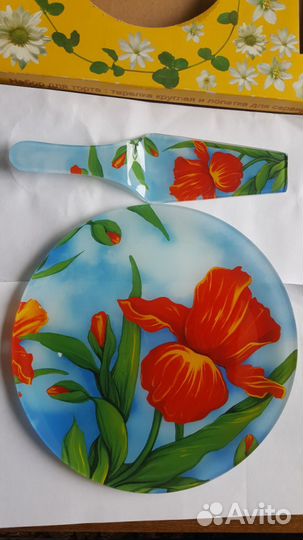 Стеклянная тарелка