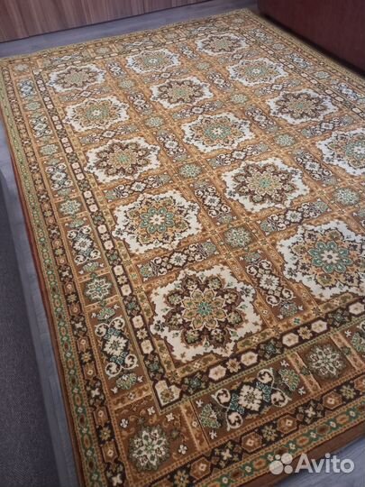 Ковер шерстяной