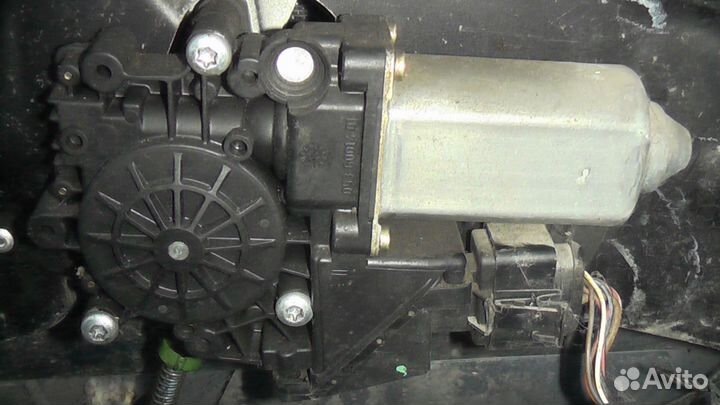 Электростеклоподъёмник на Ауди А8(D2) 1996 г. в