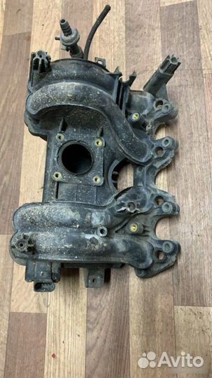 Коллектор впускной Volkswagen Polo