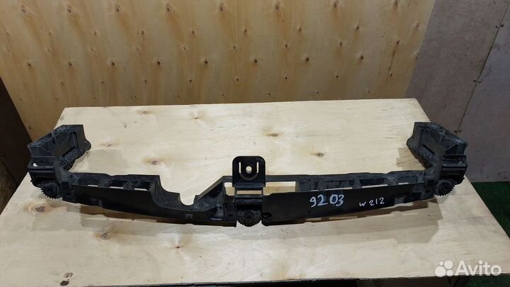 Кронштейн радиатора W212,S212