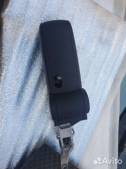 Подлокотник