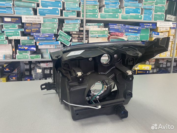 Фара правая Ford Fusion 2002-2005