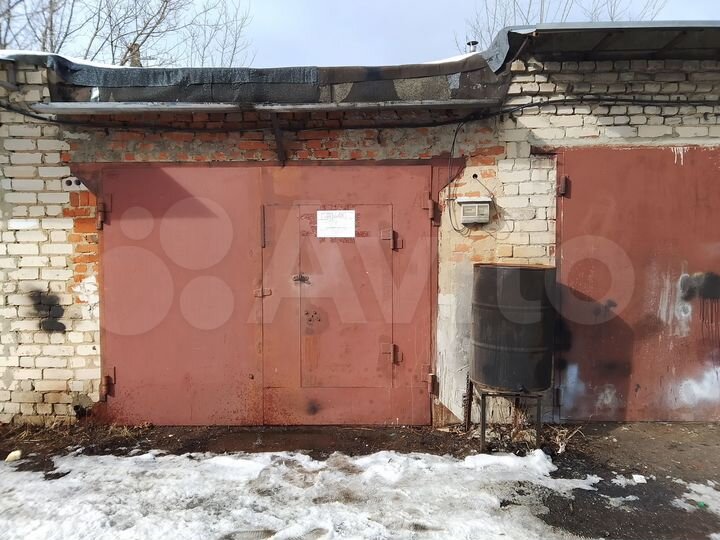 Гараж, > 30 м²